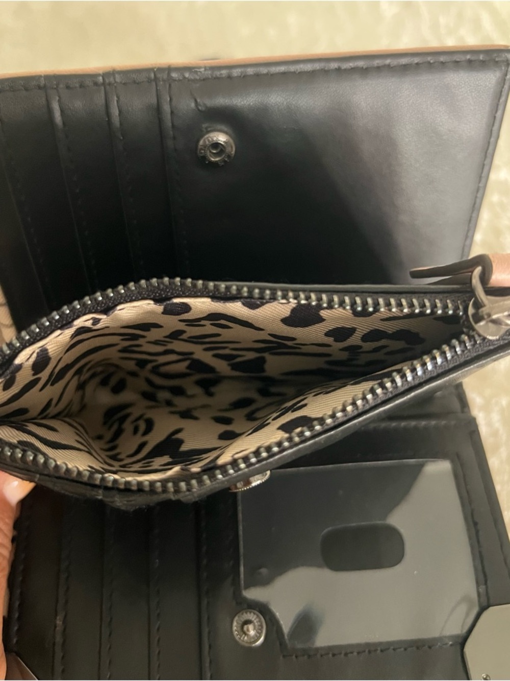 Jessica Simpson Wallet - Picture 6 of 8